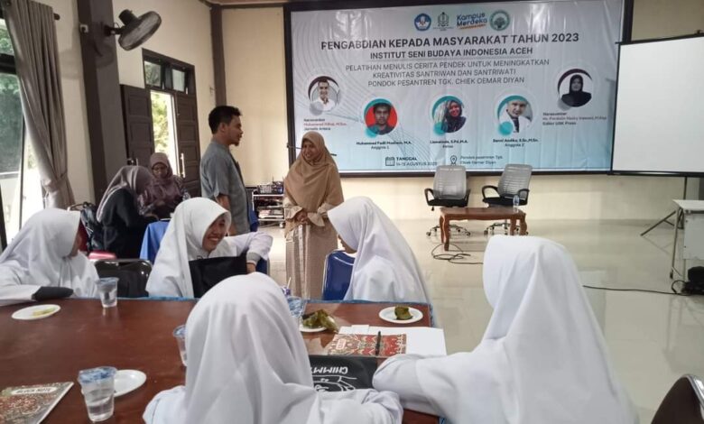 Dosen ISBI Aceh melaksanakan pelatihan Cerpen di Pesantren Tgk. Chiek Oemar Diyan